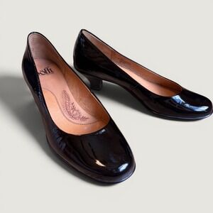 Sofft 7M Medici‎ Black Patent Leather Low Kitten Heel Round Toe Pumps Womens
